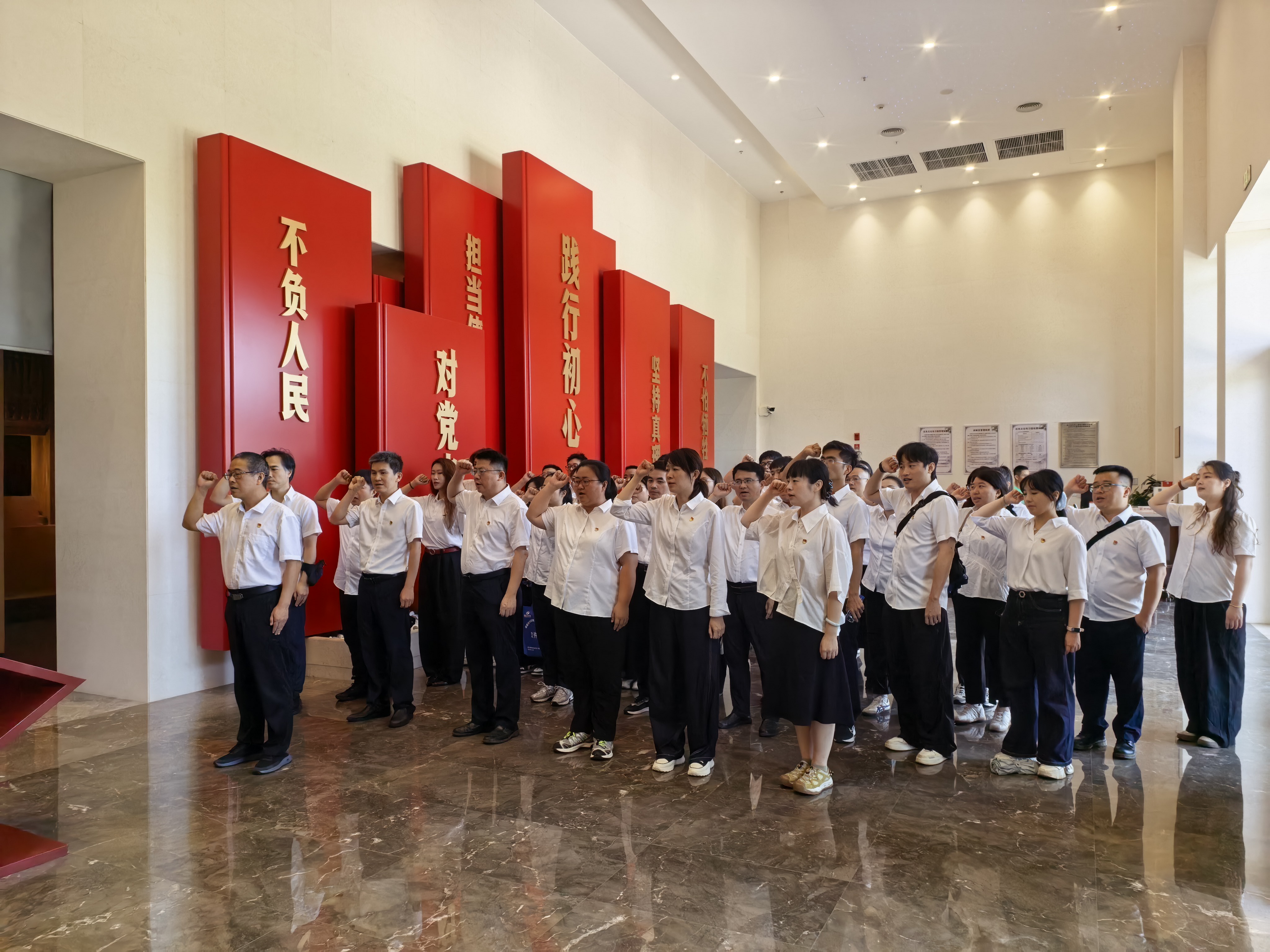寻访透堡红迹 深耕利民实事——福建省水投勘测设计有限公司党总支开展七一主题党日活动 (4).jpg